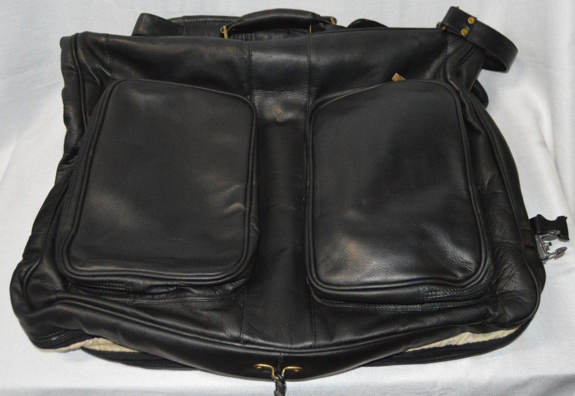 Excellent Condition! Claire Chase Classic Leather Garment Bag Black 45''H x 23"W x 4"D