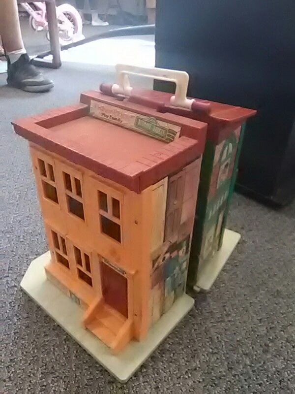Vintage sesame street playhouse