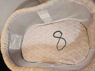 HALO BassiNest Swivel Sleeper