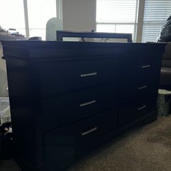 Black dressser