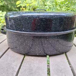 Black Covered Baking Pan