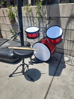 Kids drum set