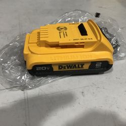 New GENUINE Dewalt DCB203 20V max 2.0 AH 2ah Battery 4 Drill Saw Impact driver