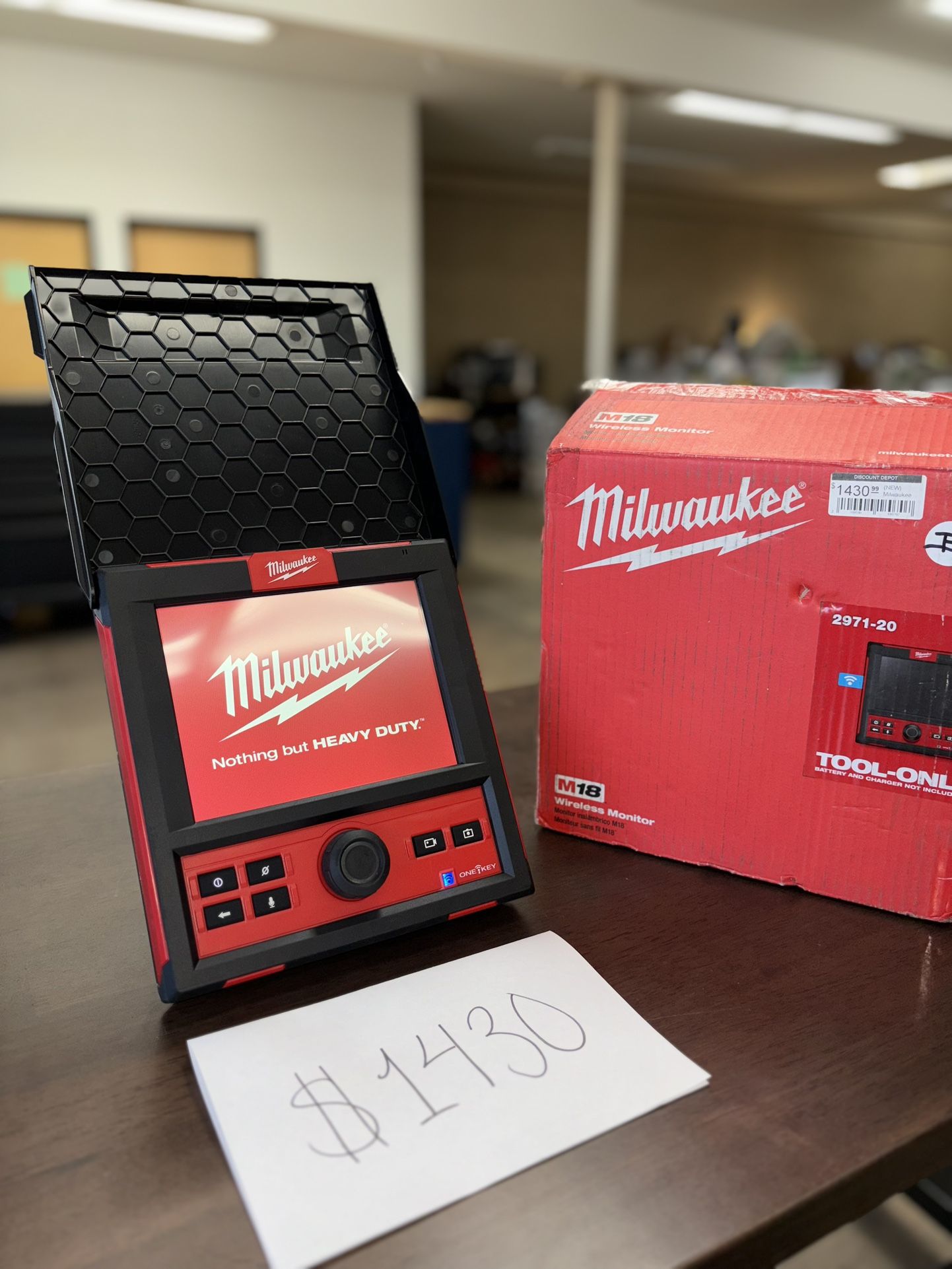 Milwaukee M18 18-Volt Lithium-Ion Wireless Pipeline Inspection System Monitor (Tool-Only)