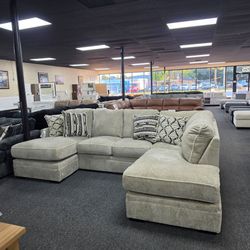 Large Light Gray Fabric Sectional Sofa 🚚WE DELIVER🚚