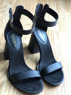 Divided black heels