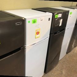 7.1 Cu Ft Top Freezer Refrigerators