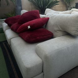 Beige Couches With Pillows