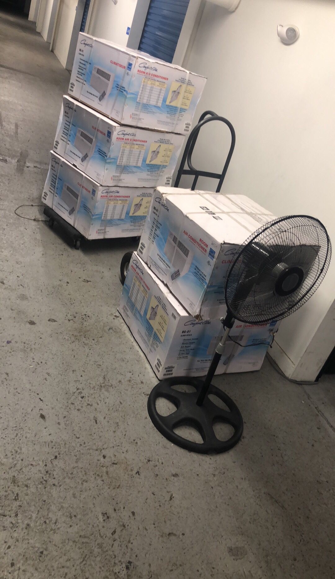 8000 BTU AIR CONDITION BRAND NEW IN THE BOX $250 each