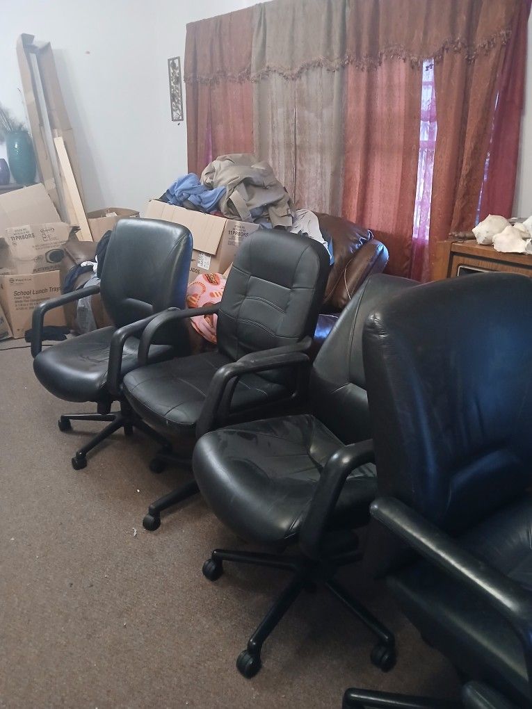 Office Chairs Excellent Condition $10 Per Chair