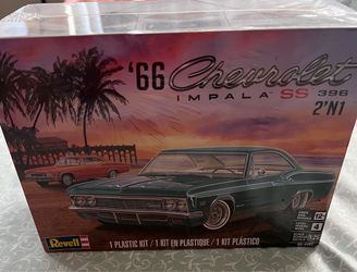 Revell '66 Chevrolet Impala SS 396 2'N1 Model Kit
