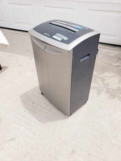 Paper Shredder  / Credit Card  and  Disk Shredder