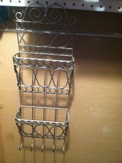 Metal mail/key holder