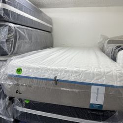 TWIN XL TEMPURPEDIC CLOUD SUPREME MATTRESS & BOX SPRING BED SET