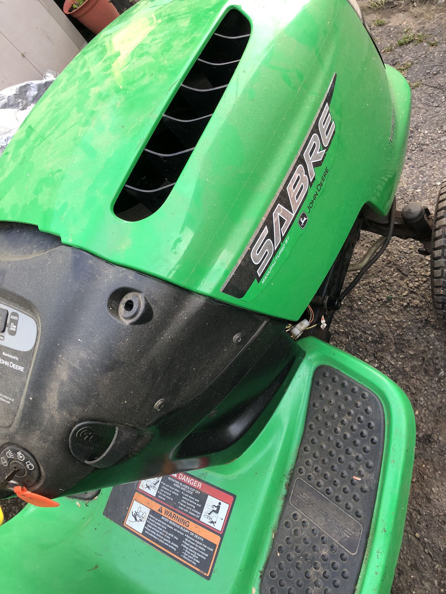 John Deere 42 Inch Riding Mower Lawn Tractor Needs Deck Repair 