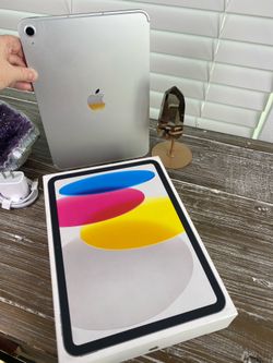 iPad A16 128 GB White  Unlocked Excellent Condition