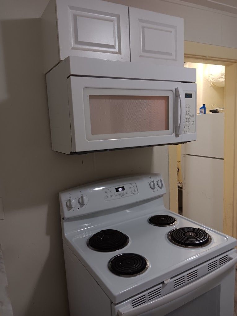 Stove and Microwave FOR $300