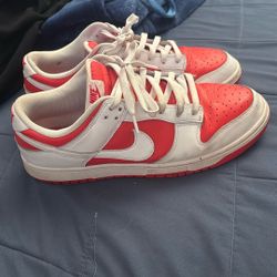 Nike dunk low championship red 