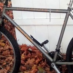 Custom Ultra Specialized Hardrock 26in