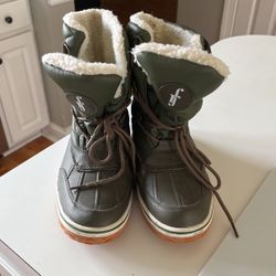 Snow Boots Size 8.5