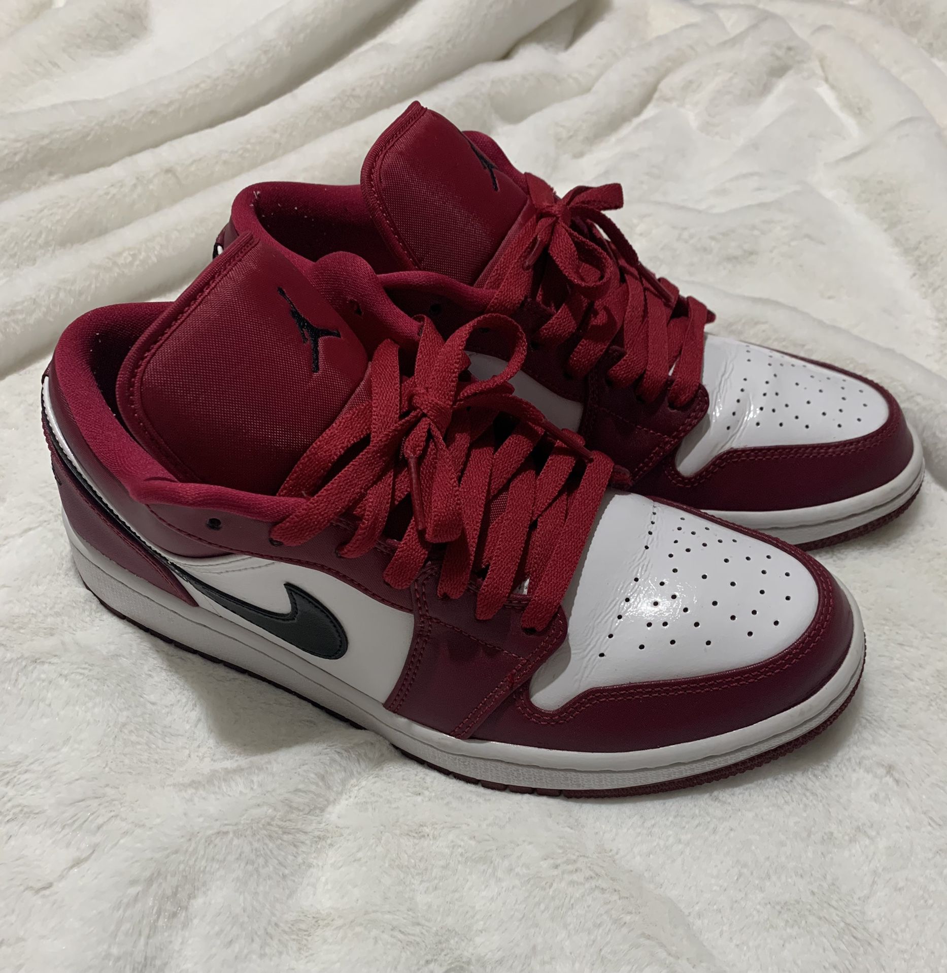 Air Jordan 1 Low, Noble Red, Size 9 