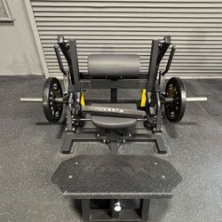 hip thrust machine