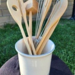 Vintage International China Company 8 Piece Utensil Crock Set - Mervyns 1989