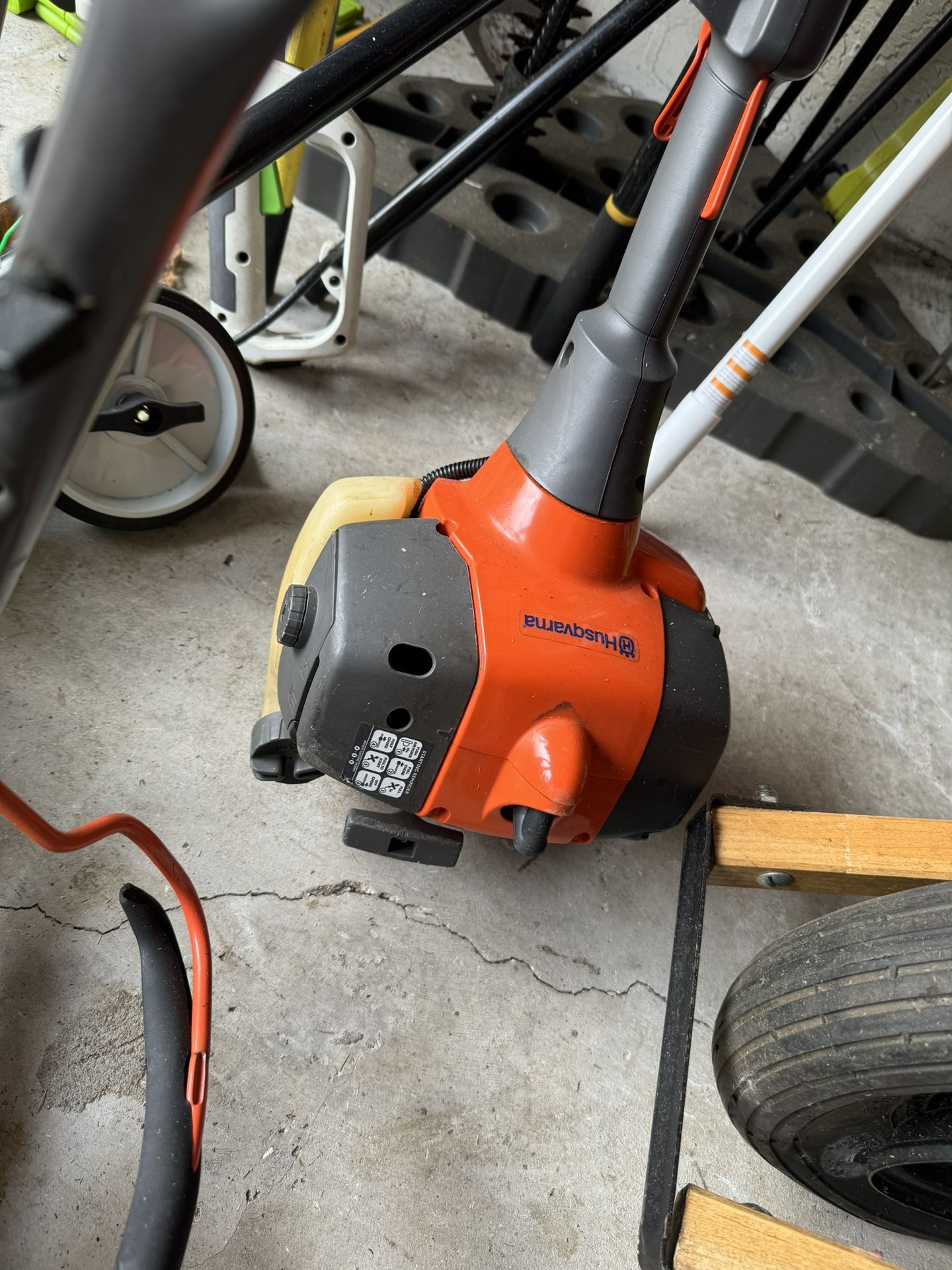 Husqvarna Weed Wacker /leaf blower