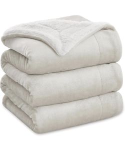 NEW Bedsure GentleSoft Sherpa Fleece Throw Blanket Queen Size for Bed, Thick and Warm Soft Fuzzy Plush Queen Blanket 90x90 Inches