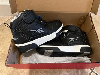 Reebok boys size 9 New