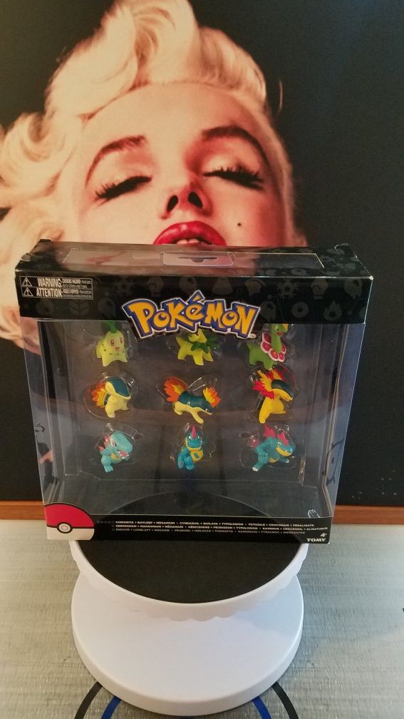 TOMY Pokemon Multi Evolution 9 Figure Pack Chikorita + Cyndaquil + Totodile