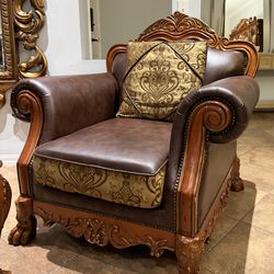 Pair of 2 Large Wooden Armchairs – Perfect for Your Living Room