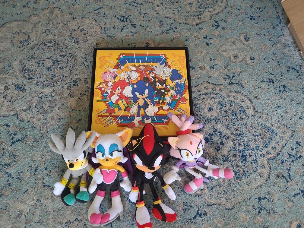 Sonic The Hedghog Poster And Stuffed Animals Lot