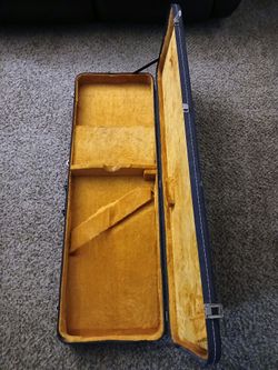 Vintage Guitar Case