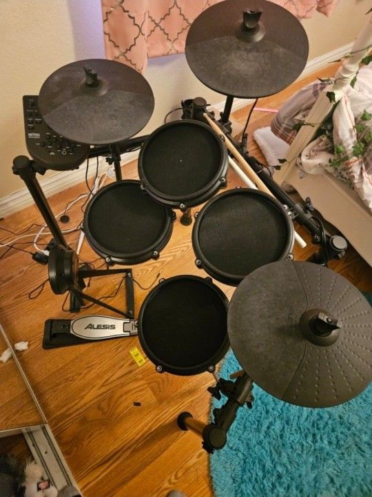 Alesis Turbo Mesh Kit – Electric Drum Set