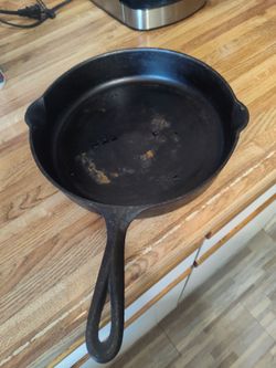Cast iron skillet