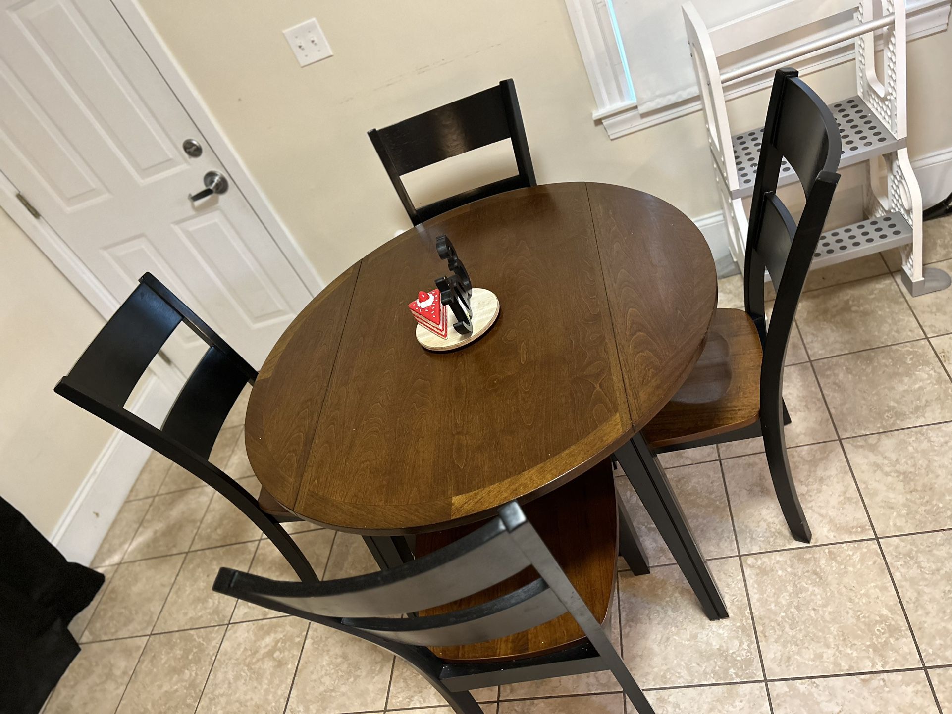 Kitchen Table For 4 Chairs $400