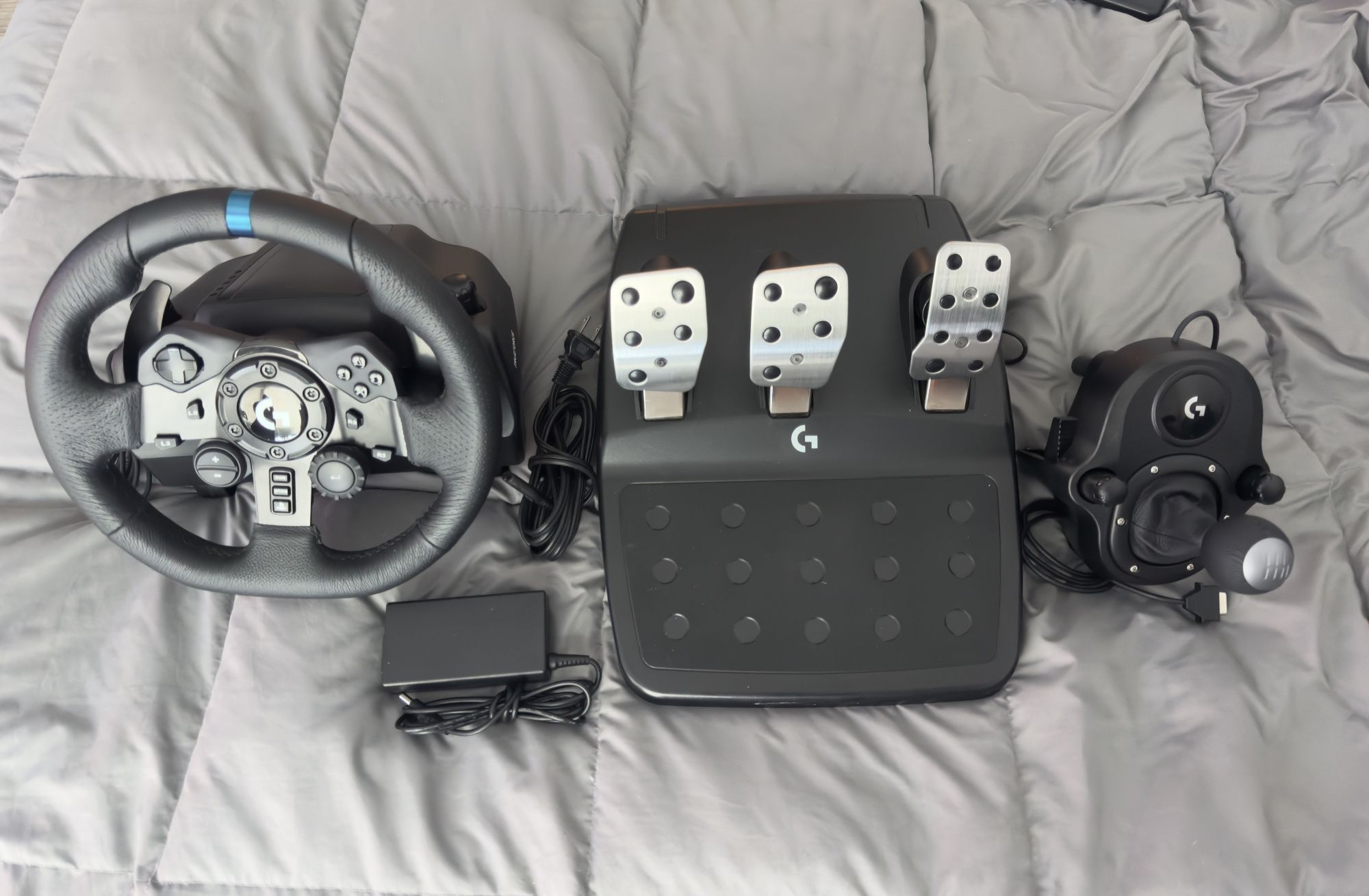 Sim Racing Wheel - Logitech G923 + Shifter