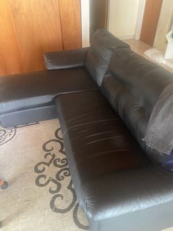 Ikia couch