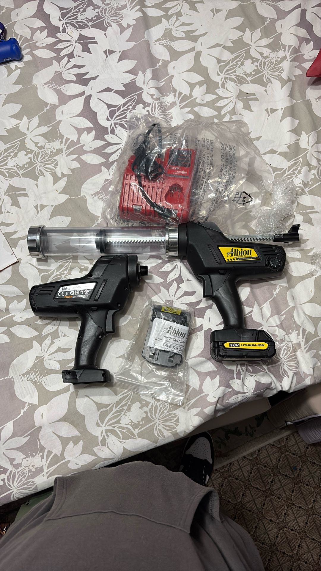 Electric Caulking Gun 