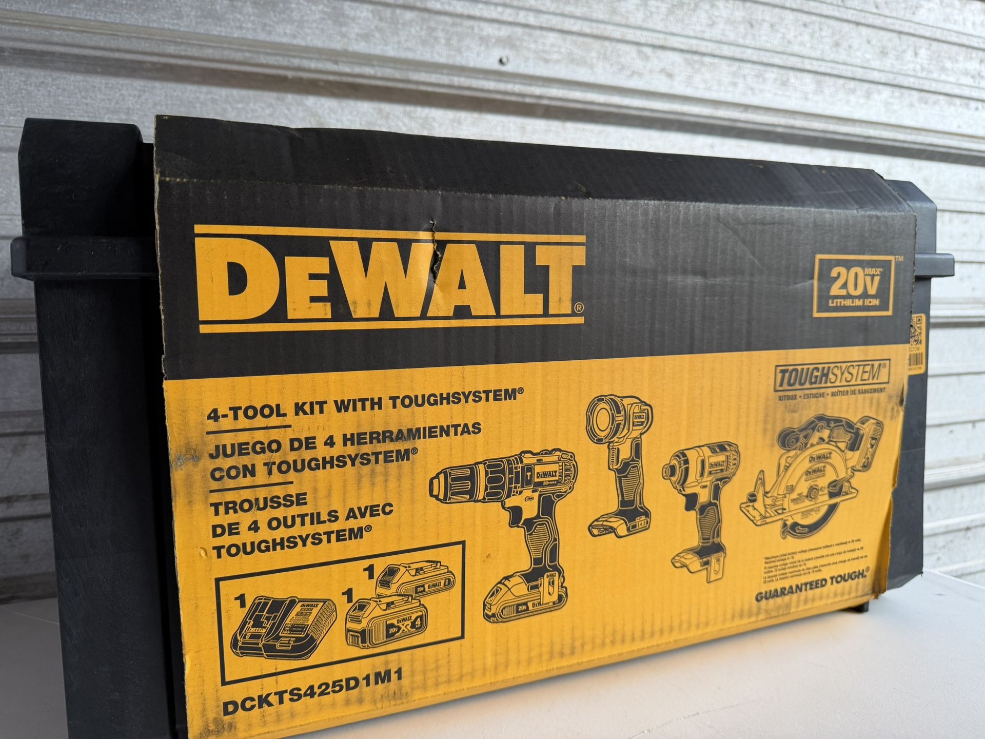 Dewalt 4 Tools Box Set 