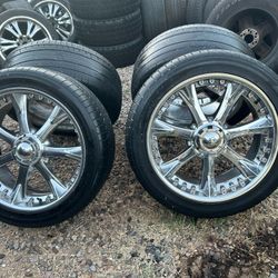 RIMS 305/40R22....5 LUGS BOLT PATTERS 5X5.5 