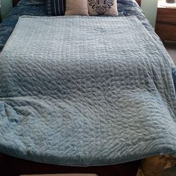 15 Pound Weighted Blanket, Almost 6x4 In Size,  New W/O Tags Thumbnail