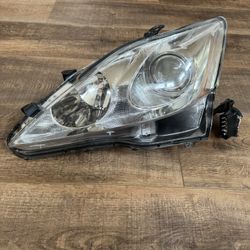 Lexus 2009 IS250 Headlight ( Driver Side )