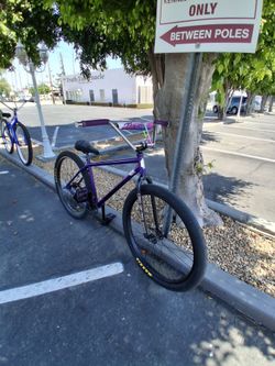 29 inch street co/ fixie trade for mini bike or 640$ cash 💸