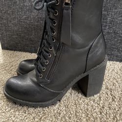 Black Boots 