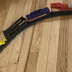 HOT WHEELS 1998 Power Express 454 Battery Op Locomotive + 3 Train Cars