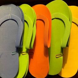Pair of Foam Pedicure Slippers*New (5)