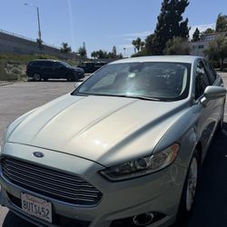 Ford Fusión Hybrid 2013