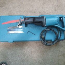 Makita JR3000V Variable Corded Speed Reciprocating Saw, W/ carrying case, Like New